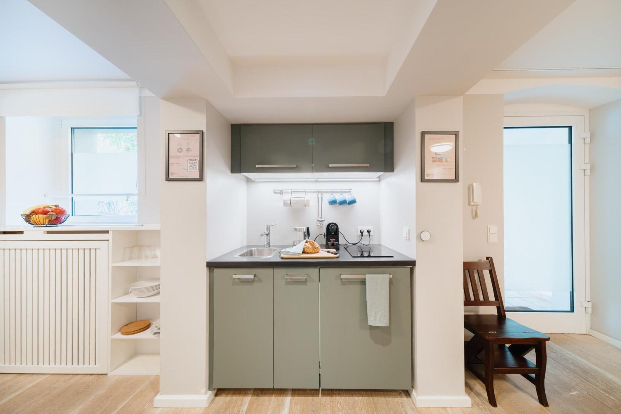 Appartement Homely - Cozy Studio, Modern, Near Theater & Kurfuerstendamm