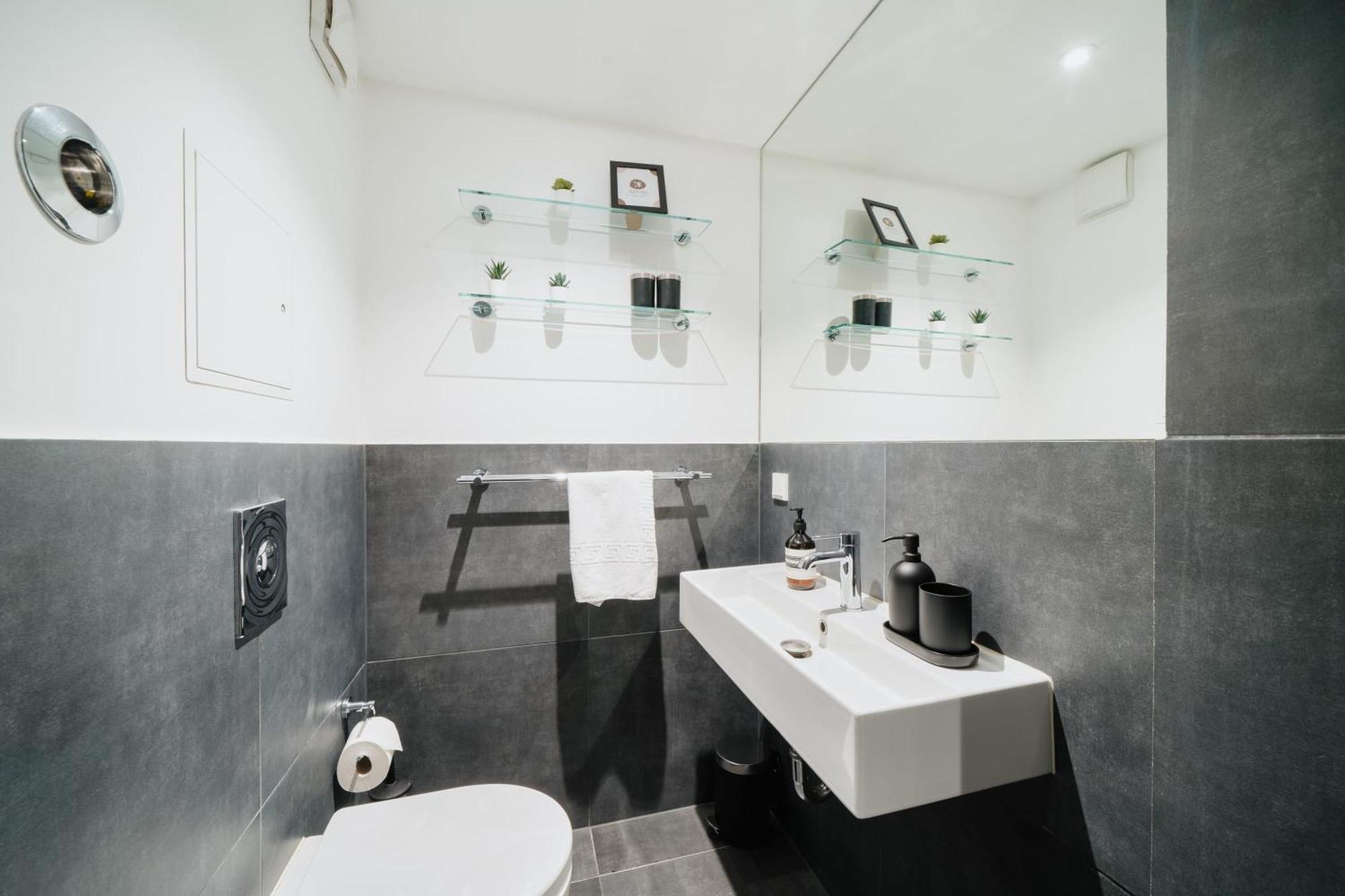 Appartement Homely - Cozy Studio, Modern, Near Theater & Kurfuerstendamm *