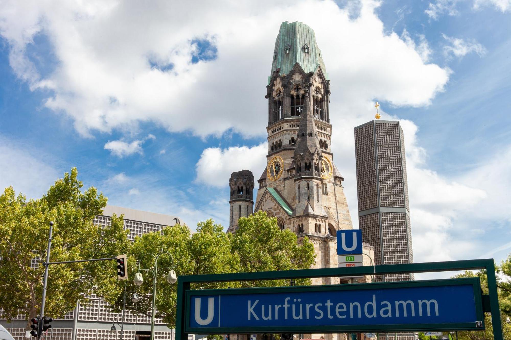 Appartement Homely - Cozy Studio, Modern, Near Theater & Kurfuerstendamm Berlijn
